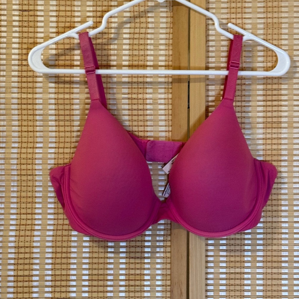 Victorias Secret Pink T-Shirt Lightly Lined Full Coverage Underwire Bra 38D